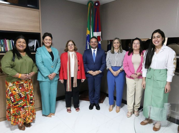 Fátima Canuto recepciona Ministra das Mulheres em visita à Assembleia Legislativa