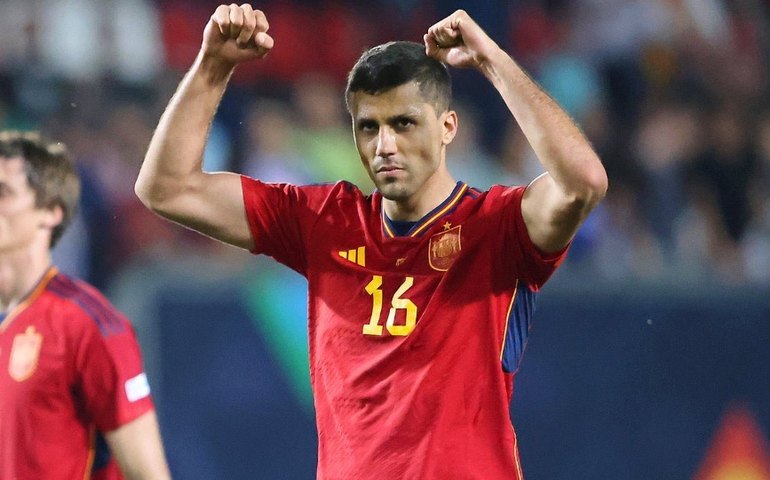 Rodri fica fora de treino e vira dúvida na Espanha para amistoso com a seleção brasileira