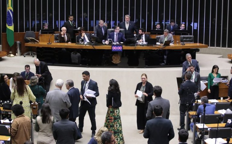 Câmara aprova novas regras para o Fundo de Desenvolvimento Científico e Tecnológico; acompanhe