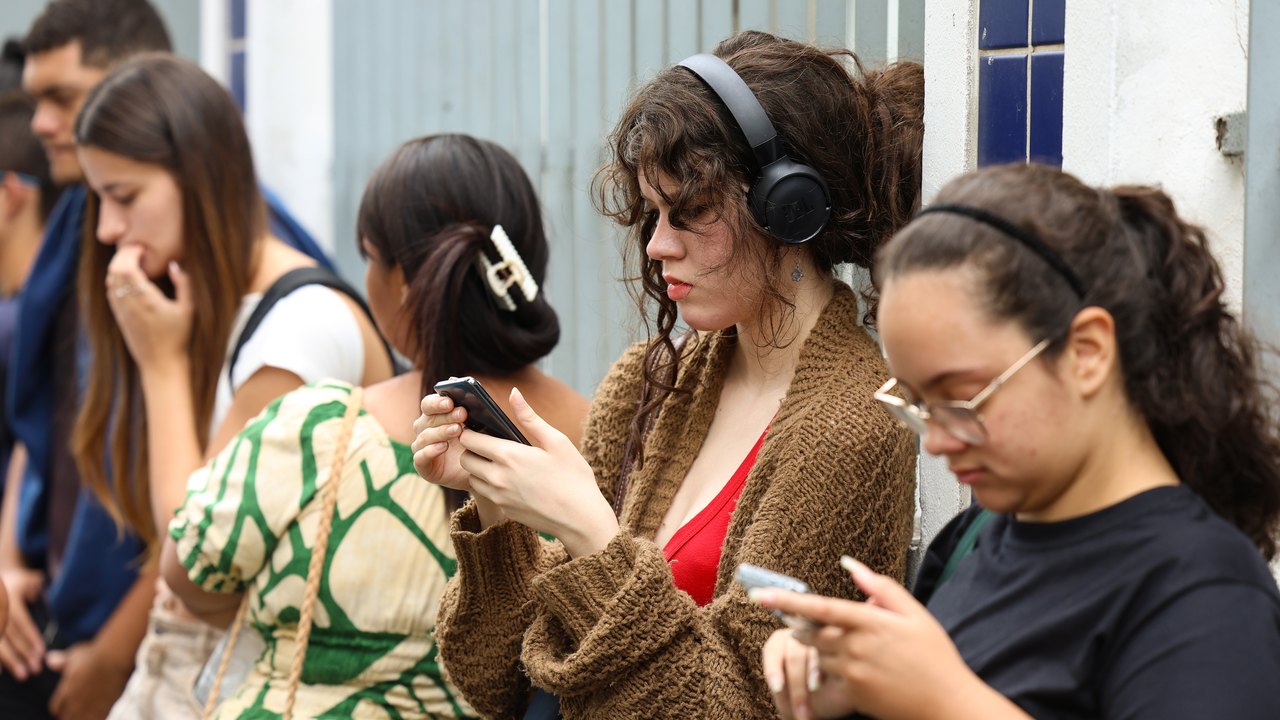 Desigualdades marcam formalização do trabalho entre jovens brasileiros