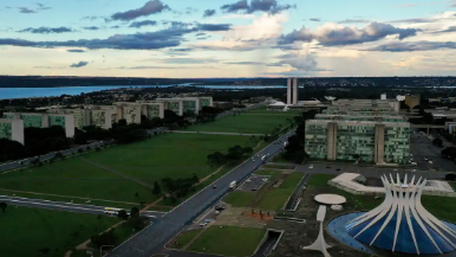 Governo define horário de expediente em jogos do Brasil na Copa