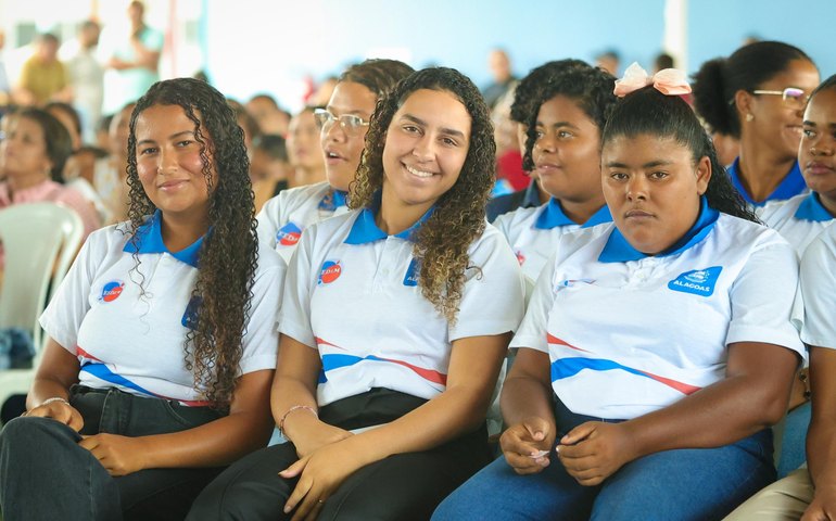 Governo de Alagoas investe R$ 17,3 milhões em educação e entrega Escola Estadual Luiz Duarte em Estrela de Alagoas
