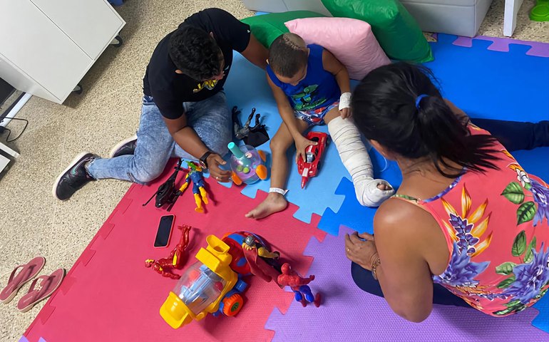 Brinquedoteca do Hospital do Agreste promove oficinas em homenagem ao Dia dos Povos Indígenas