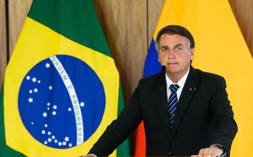 Petrobras está dando dica que quer aumentar combustíveis de novo, diz Bolsonaro