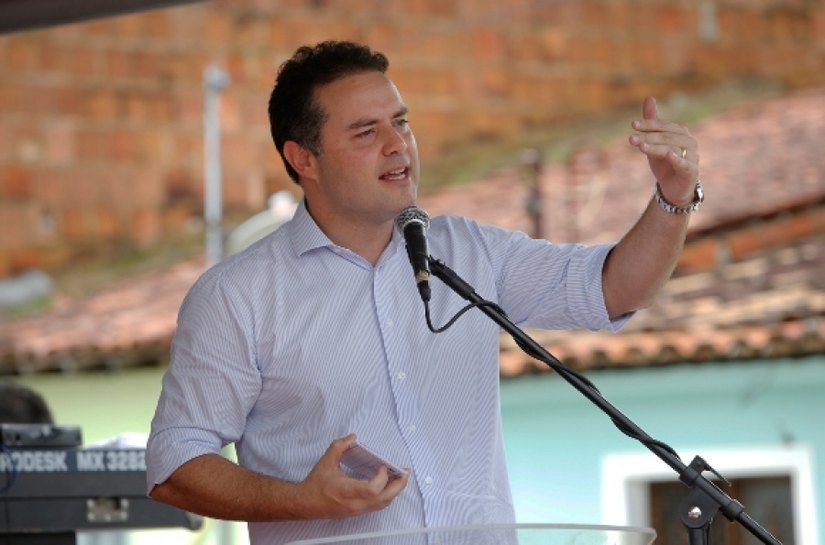 Governador Renan Filho garante primeira parcela do reajuste já na folha de junho