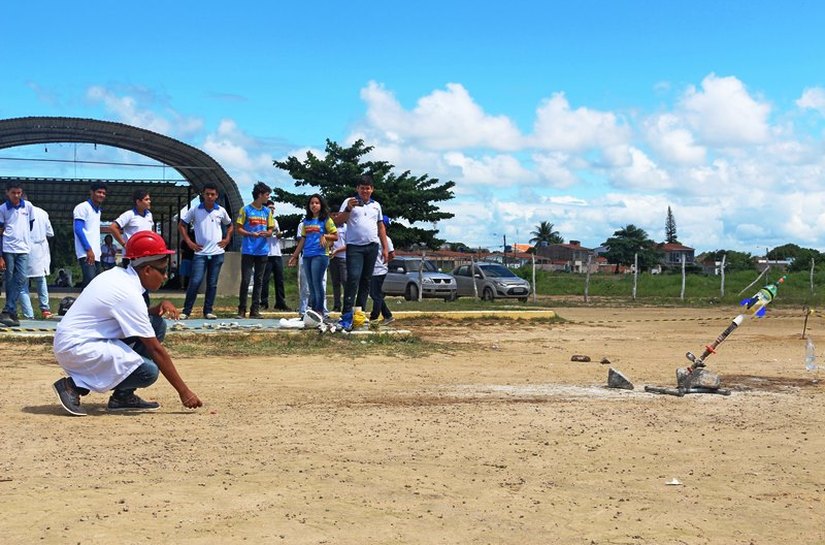 Alunos do Sesi Alagoas participam de seletiva para mostra de foguetes