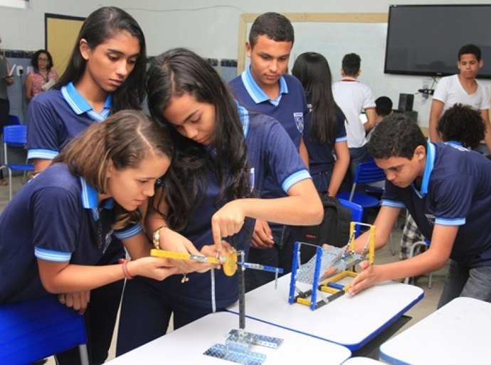 Mais 45 escolas da rede estadual receberão kits de robótica