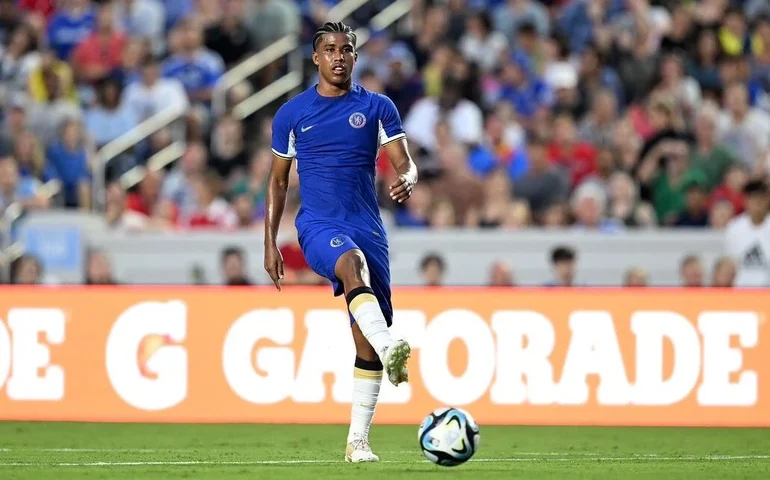 Chelsea acerta empréstimo do volante Andrey Santos ao francês Strasbourg