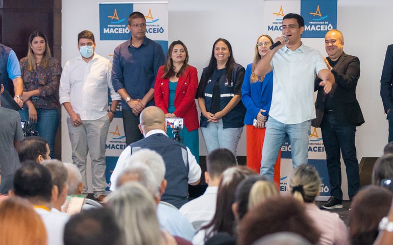 Prefeito JHC reúne líderes comunitários tratar de demandas dos bairros de Maceió