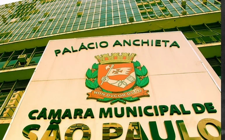 Secretário de Mudanças Climáticas de SP critica projeto que adia ônibus elétricos