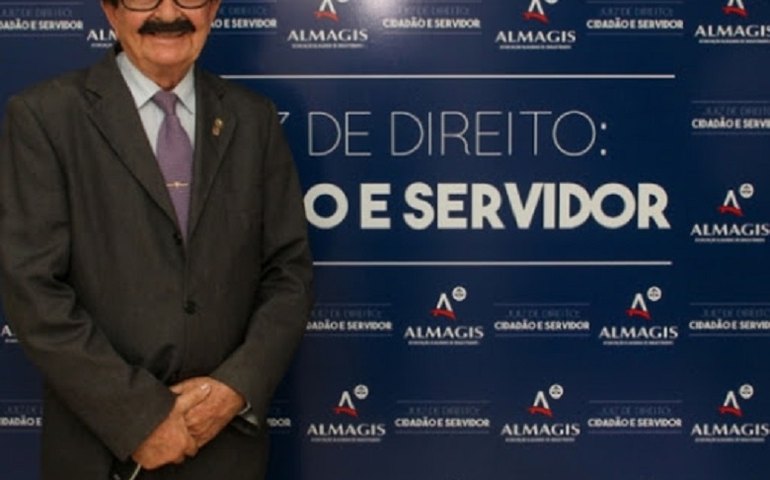 Morre o magistrado e jornalista Oduvaldo Persiano