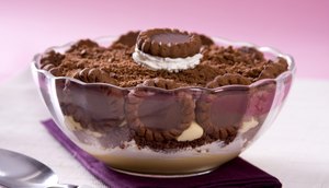 sobremesa com biscoitos de chocolate 