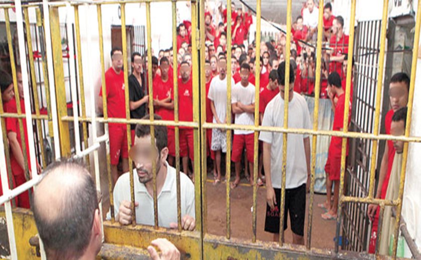 Alagoas pretende transferir 20 líderes de facções para presídios federais