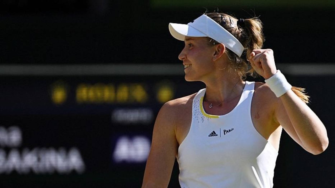 Rybakina surpreende, derruba Halep e encara Jabeur na final de Wimbledon