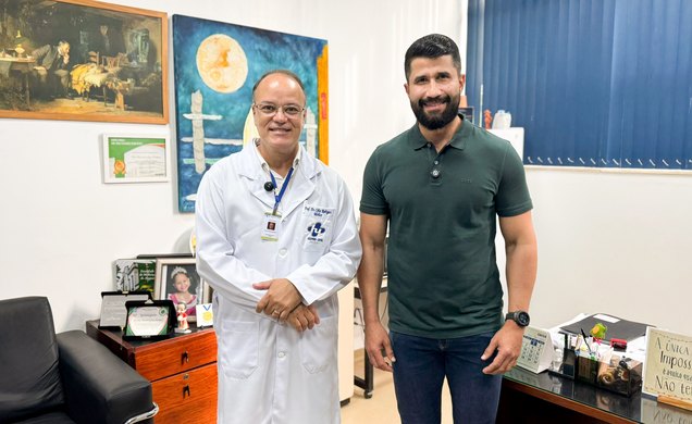 Deputado Federal Delegado Fabio Costa na entrega de equipamentos. Fonte: Assessoria
