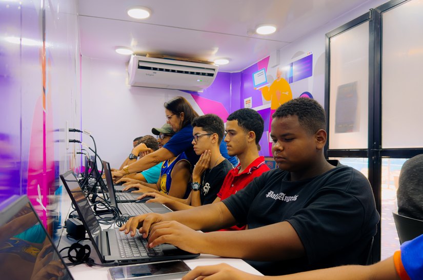 Tech Massa retoma atividades e leva cursos gratuitos ao Benedito Bentes e ao Rio Novo