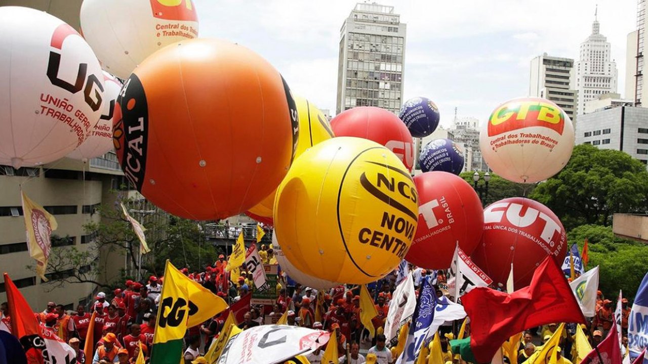 Centrais fazem protestos em 19 Estados e no DF contra governo e reformas