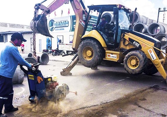 Prefeitura de Arapiraca inicia recuperação da Expedicionários Brasileiros