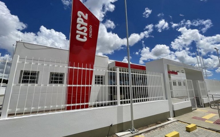 Foragido há 23 anos, acusado de estupro é preso por policiais da delegacia de Penedo