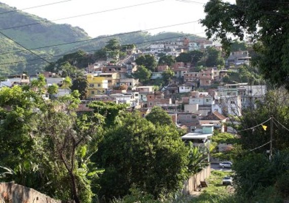 Turista americano atingido em tiroteio no Rio continua em estado grave