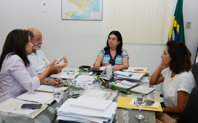 Saúde discute ampliação do teto financeiro para serviços de assistência