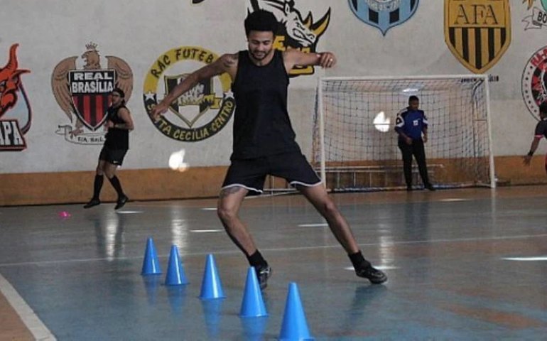 Vítima de transfobia tem no futsal válvula de escape contra o preconceito