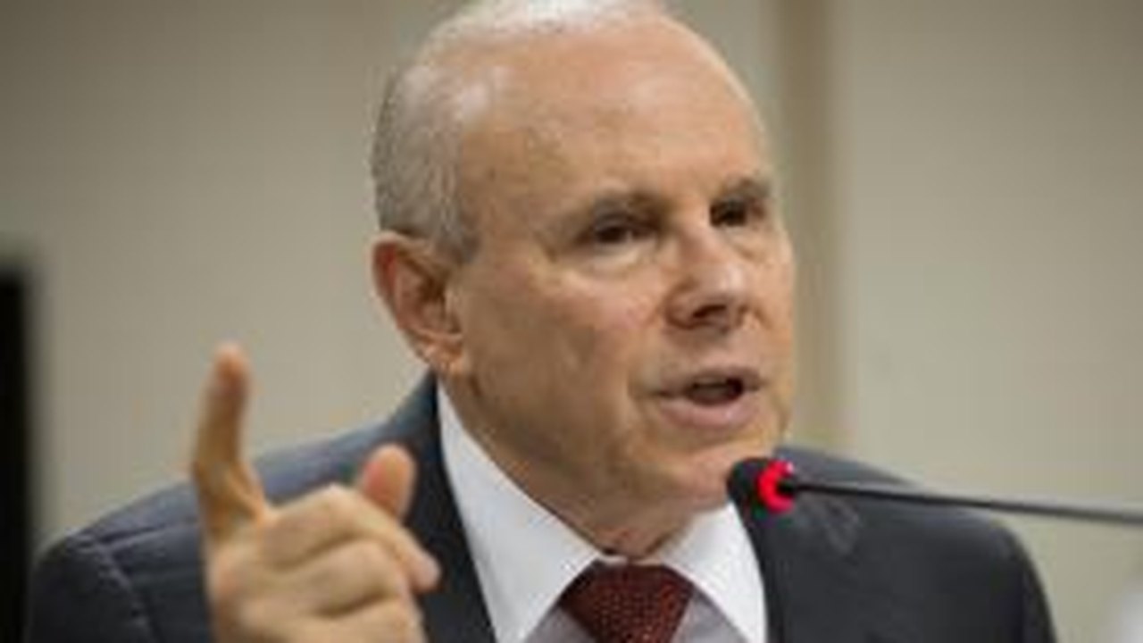 Economia está sólida e pronta para novo ciclo de crescimento, diz Mantega