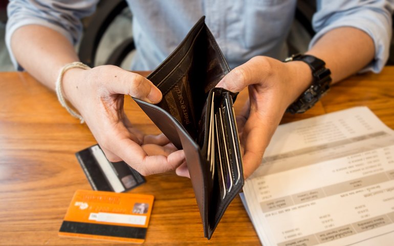 Com covid-19, porcentual de famílias com dívidas sobe em abril a 66,6%, diz CNC