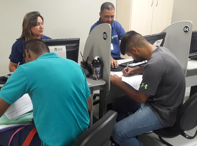 Sine encaminha jovens do 1º emprego ao mercado de trabalho