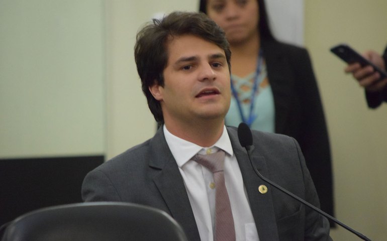 Breno Albuquerque solicita implantação da Patrulha Maria da Penha em Arapiraca