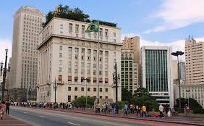 Prefeitura assina decreto de regulamentação da outorga em São Paulo e afasta risco de gargalos