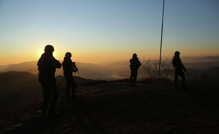 Exército indiano relata violação do cessar-fogo pelo Paquistão pelo 10º dia consecutivo Exército indiano relata violação do cessar-fogo pelo Paquistão pelo 10º dia consecutivo