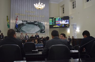 ALE autoriza Estado negociar dívida da Casal com a Eletrobras