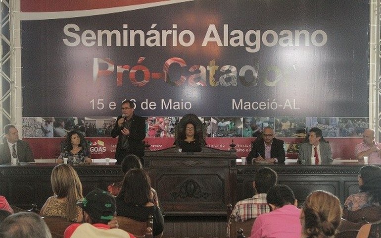 Instituições debatem inclusão socioeconômica de catadores
