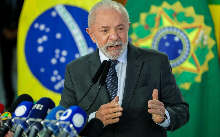 País e economia estão prontos para o fim da escala 6x1, afirma Lula em coletiva