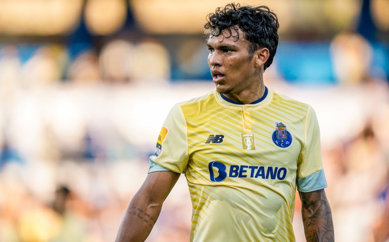 Falsificações de camisas de futebol causam prejuízo bilionário e desafiam times