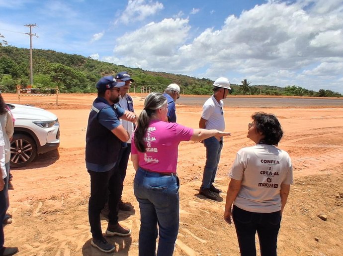 Crea-AL confere avanços do primeiro trecho de obras da AL-102 Norte