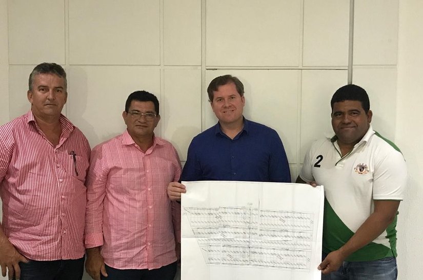 Marx garante R$ 500 mil para energia em moradias populares de Porto Real do Colégio