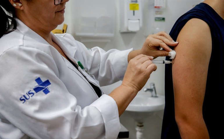 Vacinação contra HPV é prorrogada até dezembro de 2025 para adolescentes de 15 a 19 anos