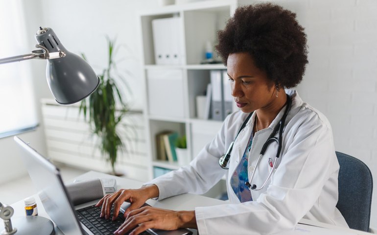 Número de médicos é recorde, mas faltam profissionais em vários locais