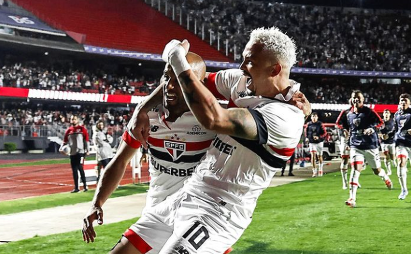 São Paulo vê reservas entrarem para decidir e vencer Athletico-PR em jogo truncado