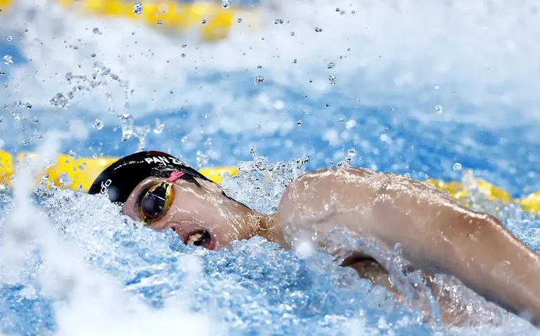 Natação do Brasil garante vaga olímpica no revezamento 4x200m livre feminino