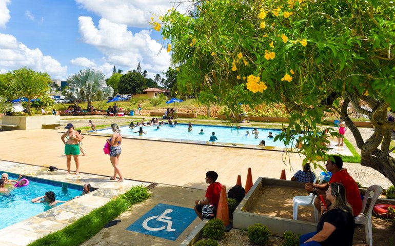 Jogos e show de Duda Mel animarão o último final de semana de abril no Clube do Servidor de Arapiraca