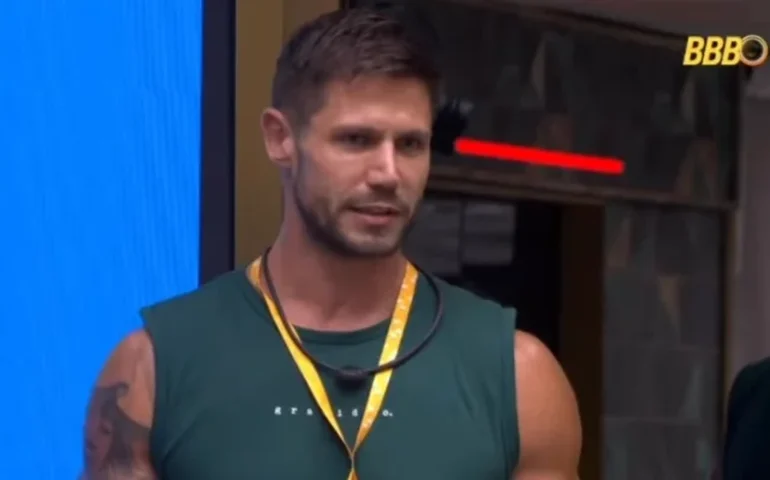 Jonas se abala após retorno de Breno ao BBB 26: 'Onde é que eu enfio a minha cara?'