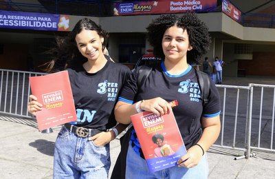 Mais de 10 mil estudantes da rede estadual participam dos aulões em Maceió e Arapiraca