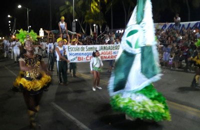 Maceió tem sábado de frevo e samba na abertura do Carnaval