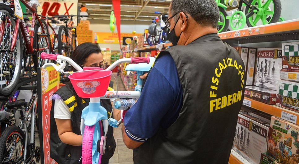 ITPS fiscaliza luminárias natalinas, brinquedos e bicicletas infantis em Sergipe