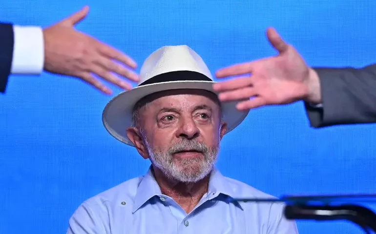 Lula amplia vantagem sobre Flávio após caso envolvendo Banco Master