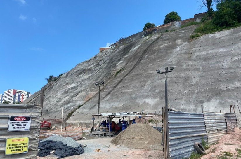 Obras de contenção de encostas avançam no Vale do Reginaldo e Grota Santa Helena