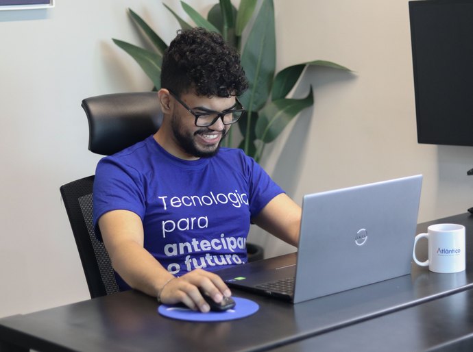 Atlântico abre vagas para cursos online gratuitos na área de tecnologia e inovação com atividades práticas